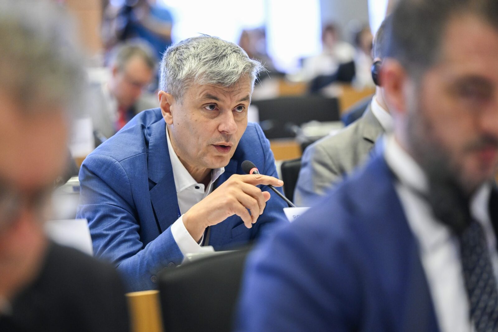 România trebuie să profite de fondurile europene pentru energia nucleară și să accelereze proiectele strategice, afirmă Virgil Popescu România are oportunitatea de a-și consolida poziția în domeniul energiei nucleare, odată cu anunțul Uniunii Europene privind alocarea unei sume considerabile pentru cercetarea în domeniu