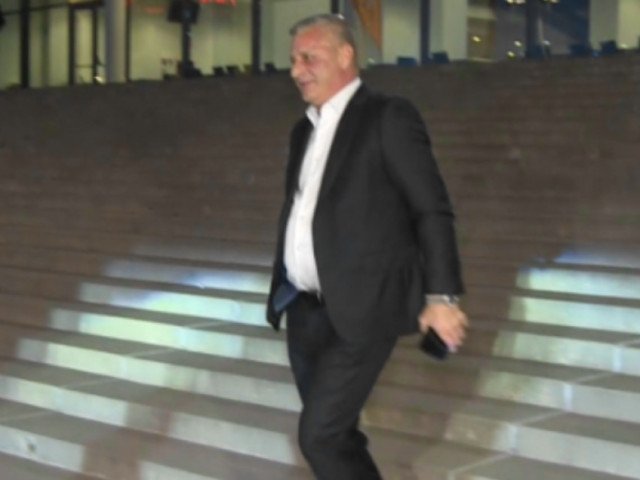 Surpriză în ultimul minut la Derby-ul dintre CFR Cluj și Rapid, un meci care a ținut cu sufletul la gură peste 10.000 de spectatori prezenți pe stadionul din Cluj-Napoca