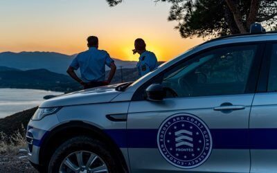 Acord crucial între partidele de dreapta din Parlamentul European privind normele de expulzare a migranților ilegali În contextul tensiunilor din ultima perioadă legate de gestionarea migrației în Uniunea Europeană, grupurile politice de dreapta din Parlamentul European au ajuns, joi, la un acord istoric privind noile reguli de expulzare a migranților aflați ilegal în Uniune