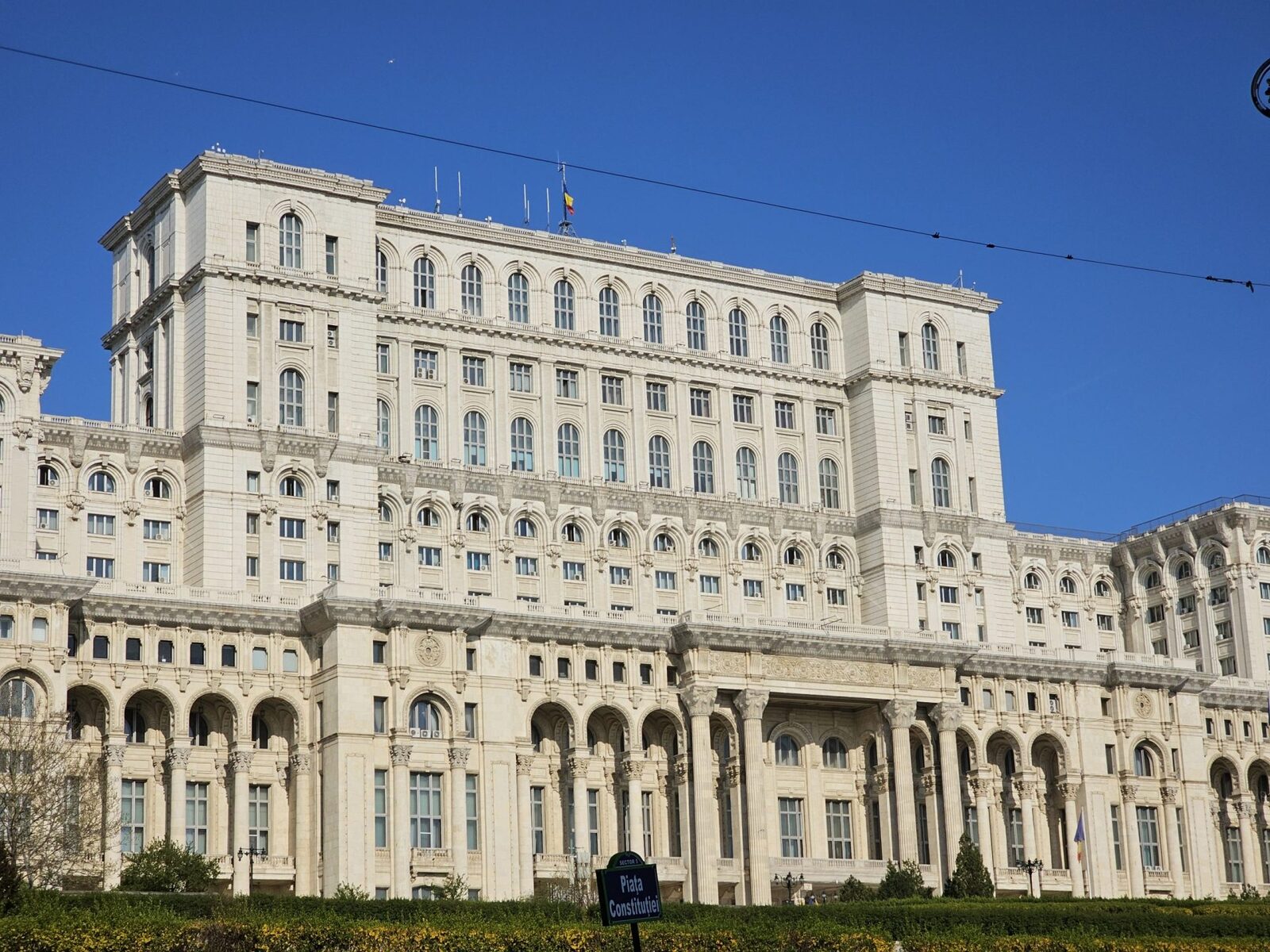 Sondaj Avangarde: AUR, 35%, PSD, 22%, PNL, 14%, USR, 11%