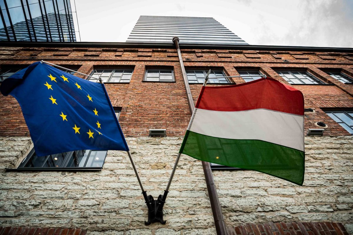 Comisia Europeană acuză Ungaria de spionaj diplomatic: Ministrul Peter Szijjártó, suspectat de transmitere de informații către Rusia Consiliul European manifestă îngrijorare privind posibilele legături dintre Ungaria și Rusia în contextul recentei scandalizări legate de implicarea politicienilor maghiari în activități de spionaj