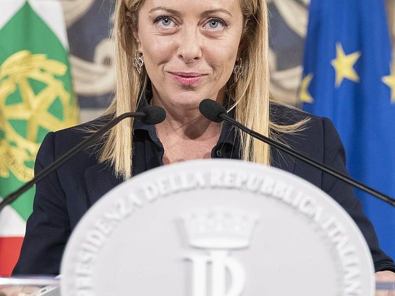 Premierul Italiei, Giorgia Meloni, reconsideră utilizarea energiei nucleare în strategia energetică a țării În contextul crizei energetice globale și al provocărilor economice interne, Guvernul italian analizează intens posibilitatea relansării energiei nucleare, o tehnologie pentru mult timp învăluită în controverse și interzisă în țara peninsulară