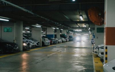Marile companii din industria auto din Statele Unite solicită pasiv guvernului să păstreze restricțiile asupra accesului producătorilor chinezi pe piața americană, semnalând astfel o continuare a tensiunilor comerciale și a controalelor protectioniste care domină sectorul auto global