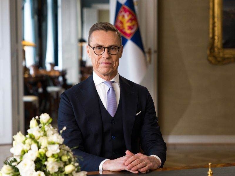 Finlanda, un aliat din ce în ce mai vocal în peisajul geopolitic european, își exprimă deschiderea de a sprijini militar zona Strâmtorii Ormuz, o zonă strategică vitală pentru tranzitul mondial de petrol, însă doar în condițiile în care Washingtonul s-ar angaja activ în susținerea eforturilor de pace în Ucraina