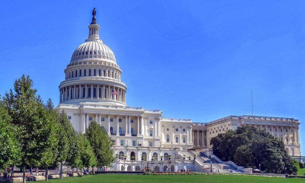 Congresul SUA ridică semne de întrebare cu privire la războiul dus de administrația Biden împotriva Iranului În timp ce administrația Biden continuă să întărească tensiunile cu Iranul, membrii Congresului american avansează o serie de întrebări esențiale despre durabilitatea, obiectivele și costurile acestui conflict, lansat în mare parte fara un mandat explicit de susținere
