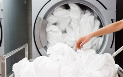 Facturile cresc pe zi ce trece, iar în spatele acestor sume neașteptat de mari se află adesea obiceiuri nesănătoase în modul de a spăla și usca hainele