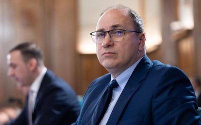 Guvernul aproba scoaterea la concurs a peste 400 de posturi pentru deschiderea a 23 de creșe noi, anunță ministrul Educației Noul ministru al Educației și Cercetării, Mihai Dimian, a anunțat oficial, într-un prim mesaj public după participarea la prima ședință de Guvern în această poziție, că executed Guvernul a aprobat un memorandum pentru scoaterea la concurs a peste 400 de posturi esențiale pentru funcționarea a 23 de creșe ce se află în faza finală de construcție