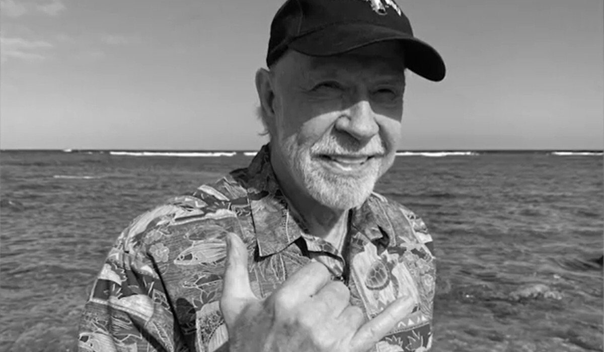 Hollywood-ul a fost lovit de o veste șocantă: unul dintre cele mai îndrăgite simboluri ale cinema-ului de acțiune, actorul și legenda artelor marțiale Chuck Norris, s-a stins din viață