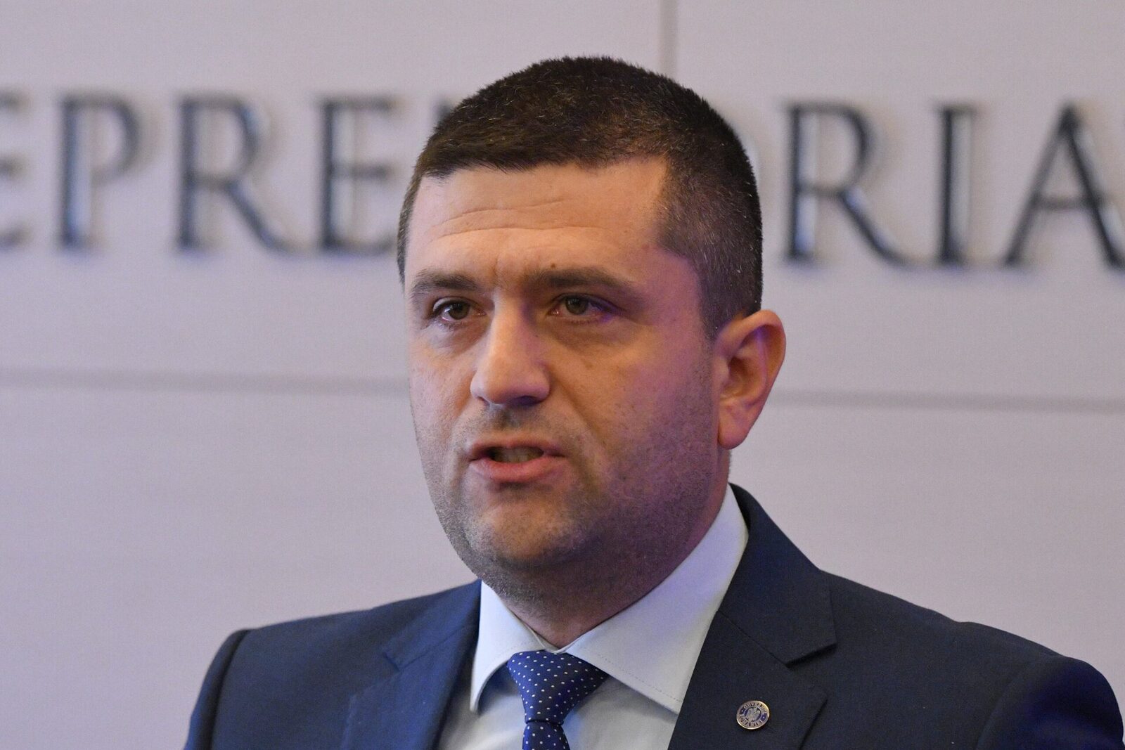 Incidente aeriene în zona de frontieră: situație tensionată și reacție rapidă a forțelor militare românești Tensiunea din zona de frontieră dintre România și Ucraina s-a intensificat în ultimele 48 de ore, după ce autoritățile de la București au confirmat prezența unor obiecte zburătoare neidentificate în spațiul aerian național