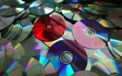 Protejarea plantelor din grădină în primăvară: soluția ingenioasă cu CD-uri vechi Primăvara reprezintă începutul unui nou ciclu de vegetație pentru grădinari, moment în care plantele tinere și fragile abia își ripostează rădăcinile de pământ