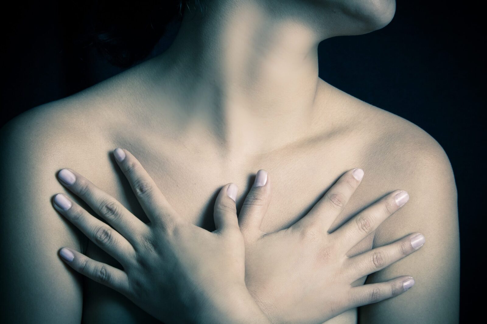Noul tratament promițător pentru cancerul mamar triplu negativ: o moleculă revoluționară în etapa de cercetare preclinică În lupta contra uneia dintre cele mai agresive și dificile forme de cancer de sân, cercetătorii americani au făcut un pas important