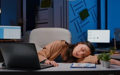 Epuizarea părinților români atinge cote alarmante, afectând nu doar bunăstarea acestora, ci și dezvoltarea emoțională a copiilor