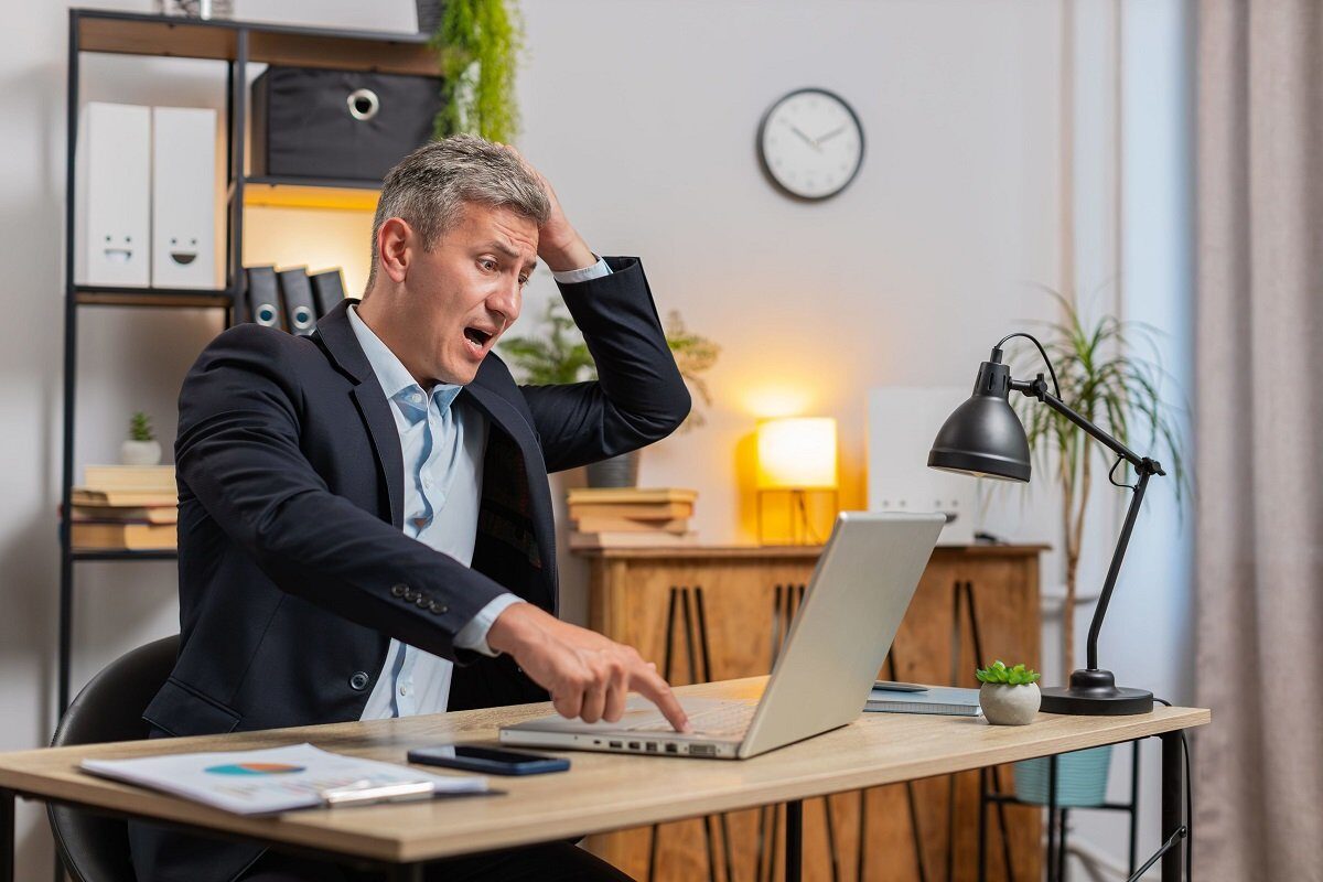 Reacția virală la bonusul simbolic din mediul corporate: umor și critici dure în aceeași măsură O postare aparent simplă, dar plină de subtilități, a devenit virală în mediul online, stârnind dezbateri aprinse despre cultura organizațională și valori în companiile românești