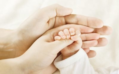 Criza demografică idilică a României, o problemă acută și în creștere, prinde contur chiar în inima satelor și comunelor, unde numărul nașterilor scade alarmant, iar mortalitatea înregistrează recorduri negative