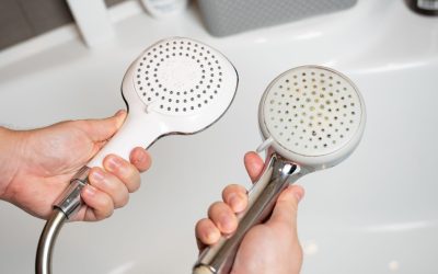 Mucegaiul roz de pe para de duș, un detaliu aparent minor, poate ascunde probleme serioase atât pentru funcționarea instalației, cât și pentru sănătatea celor din casă