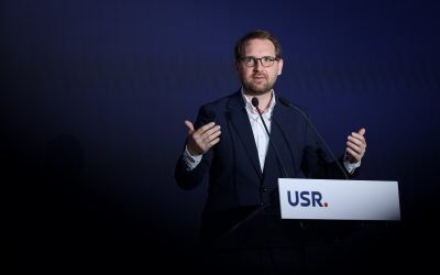 Dominic Fritz ripostează dur după scandalul din Parlament legat de amplasarea avioanelor americane în România Criza politică a zilei a fost generată de scandalul izbucnit în Parlamentul României, unde politicienii extremiști au făcut scandal în timpul votului pentru aprobarea deciziei Consiliului Suprem de Apărare a Țării (CSAT), privind amplasarea în țară a unor echipamente militare americane