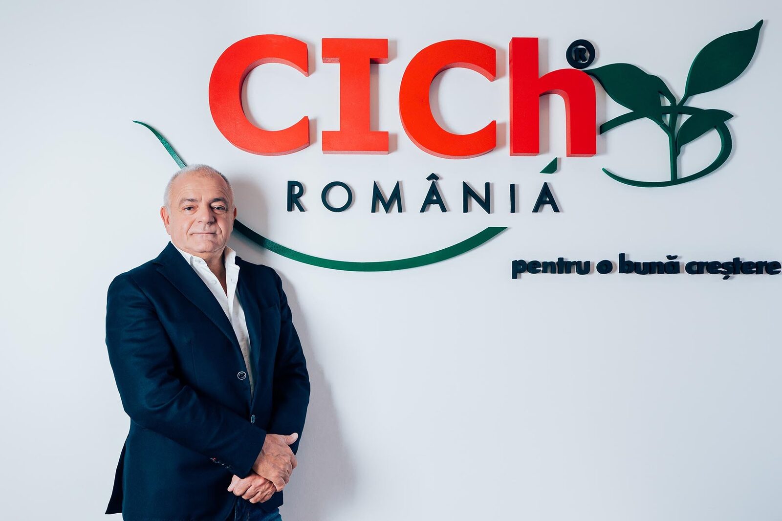 CICh Năvodari primește autorizația de mediu și investește în inovare pentru agricultura de nișă Combinatul de Îngrășăminte Chimice Năvodari (CICh), singurul producător român specializat în fertilizanți tehnologici de nișă și biostimulatori pentru agricultură modernă, a obținut recent aprobarea autorizației integrate de mediu de la Agenția pentru Protecția Mediului