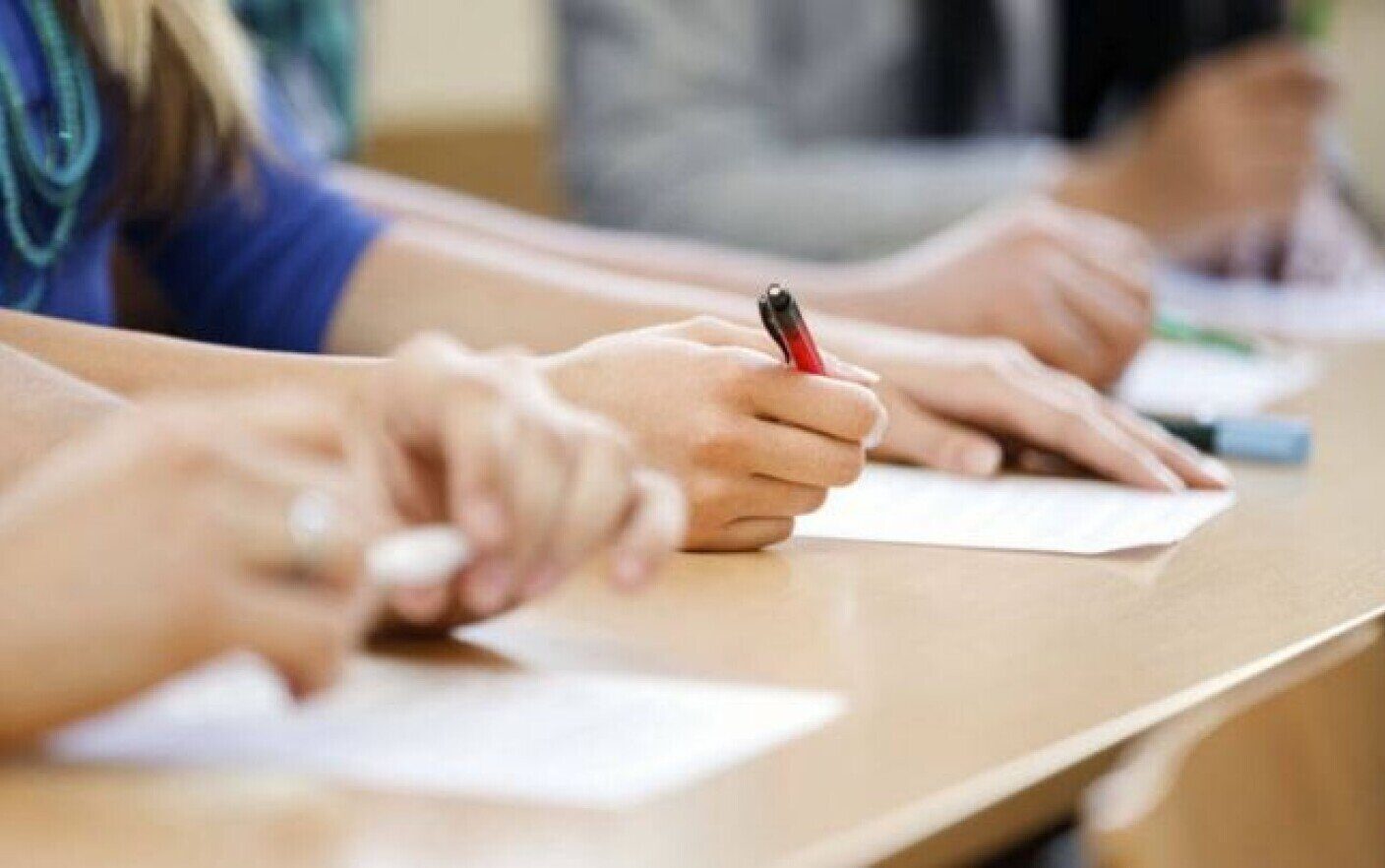 Elevii din întreaga țară încep joi simulările pentru Evaluarea Națională, într-un context tensionat generat de eventuale proteste ale profesorilor
