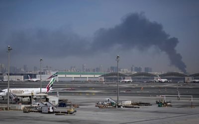 Amenințare aeriană la Dubai: aeroportul, oprit temporar după interceptarea unei drone iraniene Operațiunile celui mai aglomerat aeroport din Orientul Mijlociu, Aeroportul Internațional din Dubai (DXB), au fost suspendate temporar după ce autoritățile din Emiratele Arabe Unite au interceptat o dronă de proveniență iraniană deasupra zonei