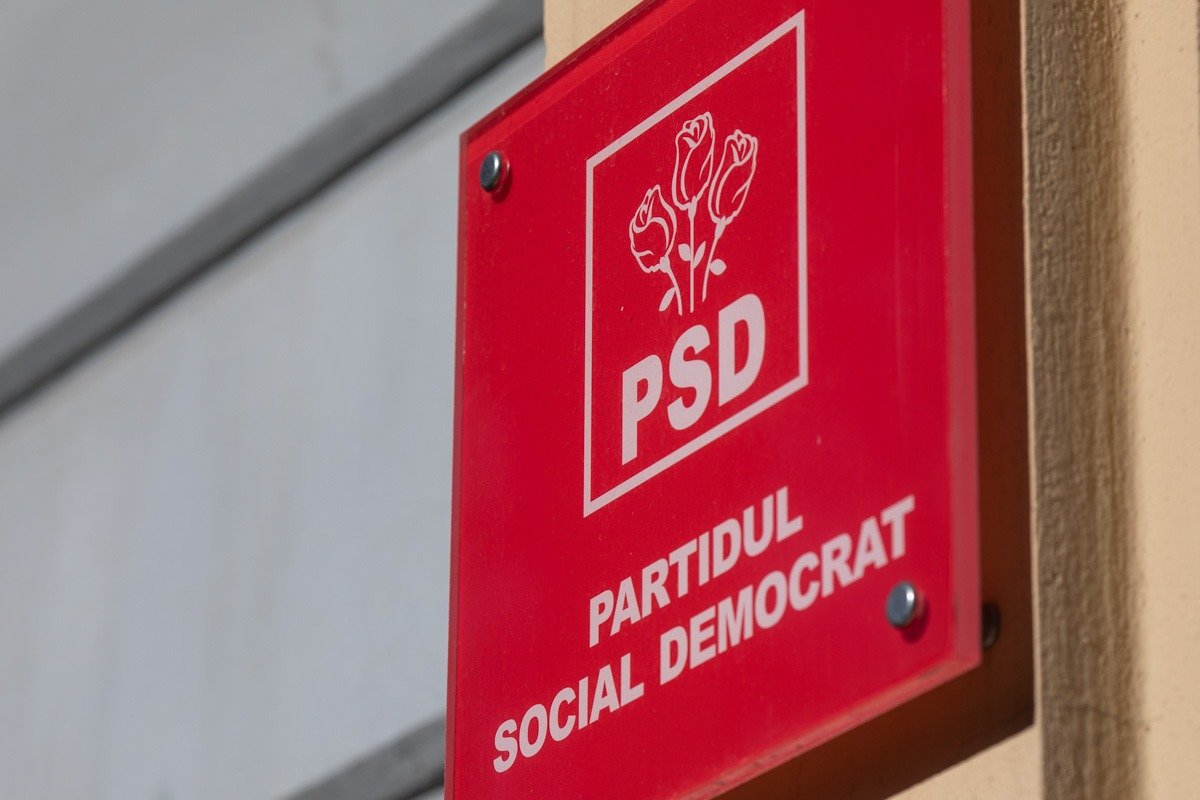 Primarul Buzăului, Constantin Toma, critică probabila consultare internă a PSD privind participarea la guvernare, susținând că ideea unui referendum în acest sens este „proastă” și menită să ilustreze autoritatea lui Sorin Grindeanu în partid