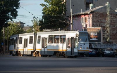 Rețea de transport în capitală, mari modificări în traficul public după anunțarea reabilitării căii de rulare pe Strada Traian Începând de sâmbătă, Bucureștiul va resimți impactul unor modificări semnificative în sistemul de transport public, odată cu demararea unei ample lucrări de reabilitare pe Strada Traian