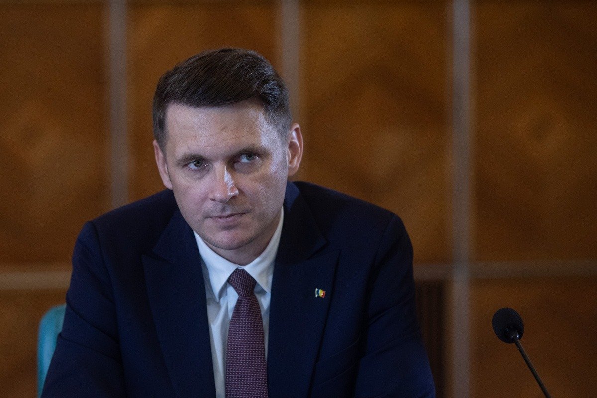 Liderii PNL refuză orice condiționare în privința numirii noului premier – nu se negociază poziția lui Ilie Bolojan Criza politică din coaliție ia amploare după ce discuțiile privind reconfigurarea guvernului au devenit tensionate și, aparent, insurmontabile