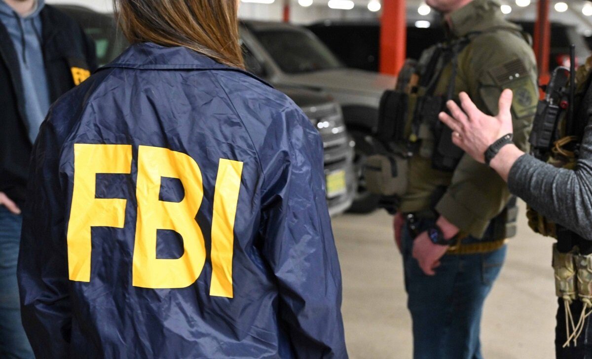 FBI a deschis o anchetă privind fostul șef al Centrului Național pentru Combaterea Terorismului, după demisia sa în semn de protest împotriva războiului declanșat împotriva Iranului Un nou episod tulburese în peisajul politic și de securitate al Statelor Unite, după ce Biroul Federal de Investigații (FBI) a confirmat recent deschiderea unei anchete împotriva fostului șef al Centrului Național pentru Combaterea Terorismului