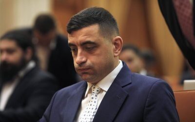 Liderul AUR, George Simion, anunță contestarea legii bugetului de stat la Curtea Constituțională, acuzând ”neguvernabilitatea” coaliției După lungi și tensionate negocieri, Parlamentul a adoptat vineri legea bugetului de stat pentru anul 2023, dar această decizie nu a fost primită cu entuziasm de opoziție