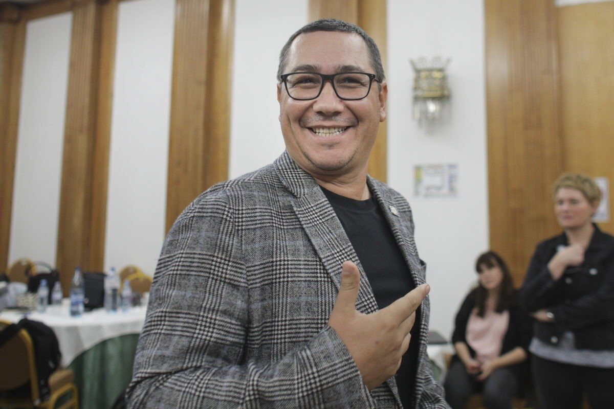 Liderul USR, Dominic Fritz, a lansat, luni seara, o critică dură la adresa PSD, după ce social-democrații au cerut trimirea Corpului de control al premierului la Ministerul Afacerilor Externe