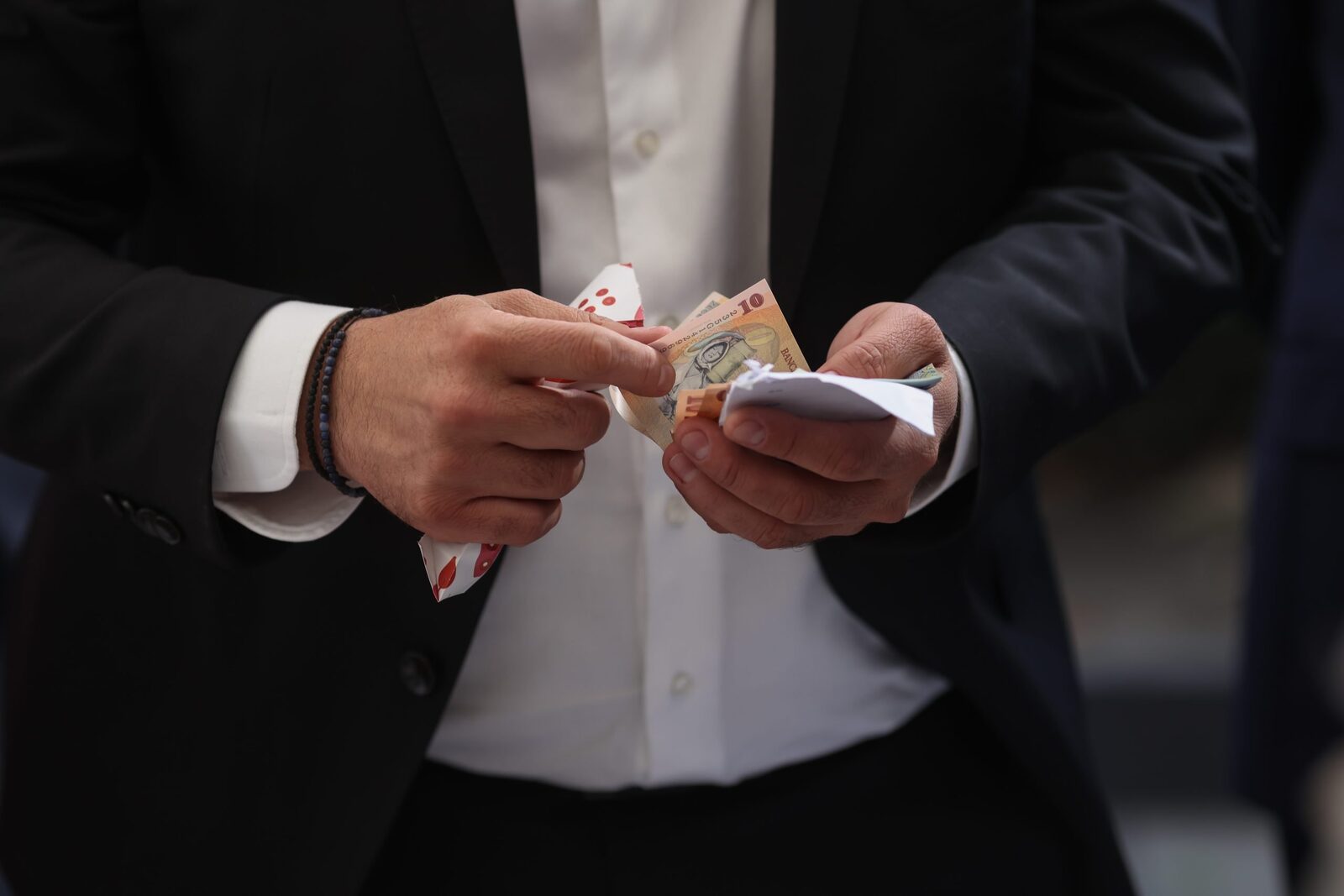 Uneori, schimbările majore în cotidian nu sunt rezultatul unor investiții uriașe sau a unor decizii spectaculoase, ci apar din lucruri aparent mici, despre care nu acordăm întotdeauna prea multă importanță