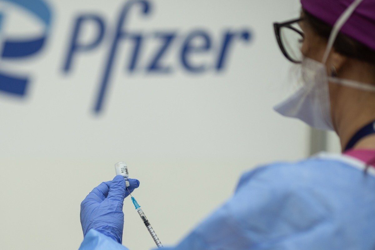 România, Polonia și Ungaria își asumă o poziție fermă într-un conflict juridic amplu cu Pfizer și BioNTech, legat de contractele semnate pentru achiziția de vaccinuri anti-COVID în plină pandemie
