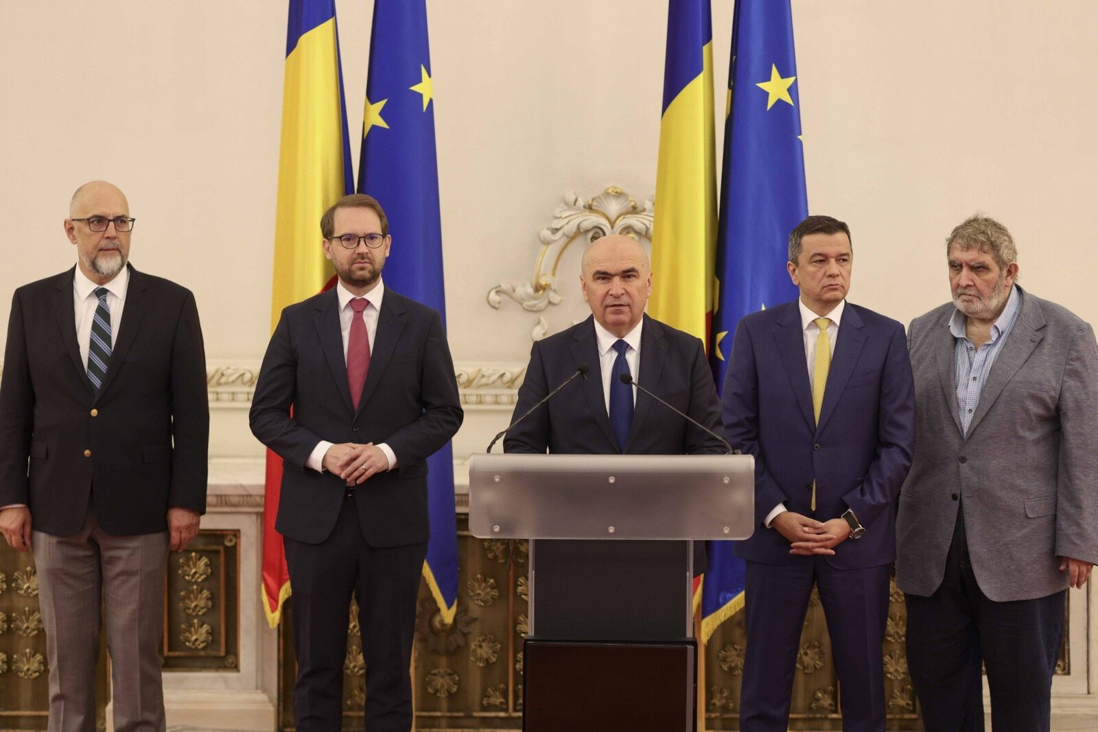 Coaliția de guvernare a reușit să deblocheze bugetul de stat, punând capăt impasului financiar de săptămâni întregi După lungi negocieri și tensiuni politice, liderii coaliției de guvernare au ajuns, în sfârșit, la un acord esențial pentru deblocarea bugetului de stat pentru acest an