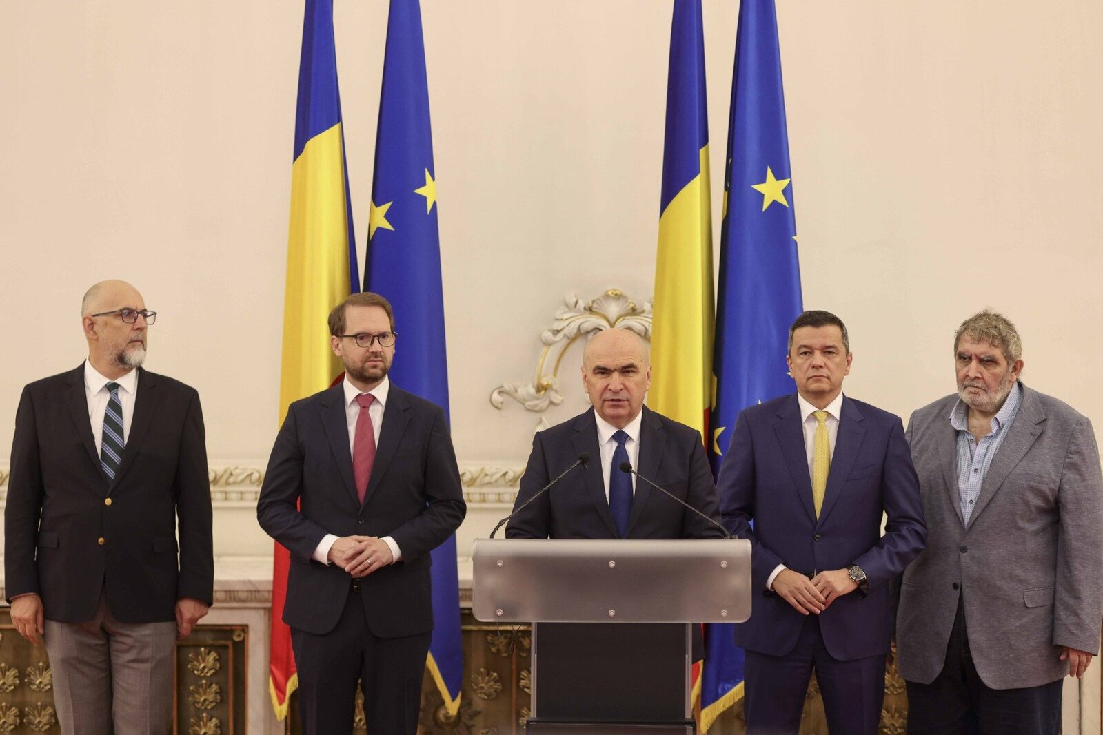 Criza internă și conflictele din PSD riscă să zguduie scena politică românească înainte de alegerile locale Imaginea Partidului Social Democrat din ultimele săptămâni devine tot mai fragilă, în timp ce tensiunile interne și pozițiile contradictorii ale liderilor afectează ierarhia și modul în care formațiunea se raportă la votul și deciziile strategice