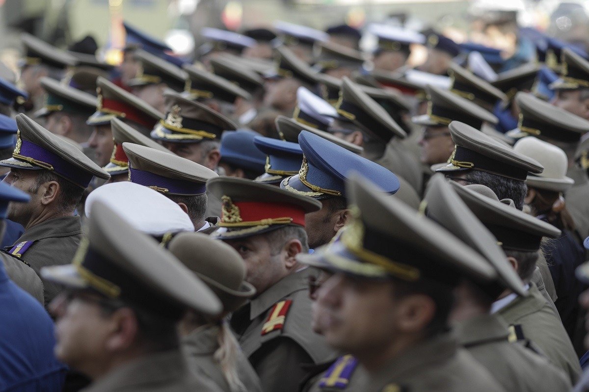 Ilie Bolojan: Legea pensiilor militare va fi finalizată în două săptămâni și va crește treptat vârsta de pensionare la 65 de ani