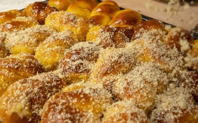 Secretul pentru un aluat fraged și pufos, încântător ca la cozonac Mucenicii moldovenești, o specialitate tradițională pregătită cu drag în fiecare an de 9 martie, nu sunt doar o delicatesă cu semnificație religioasă, ci și un prilej de a aduce în casele noastre gustul autentic al sărbătorilor