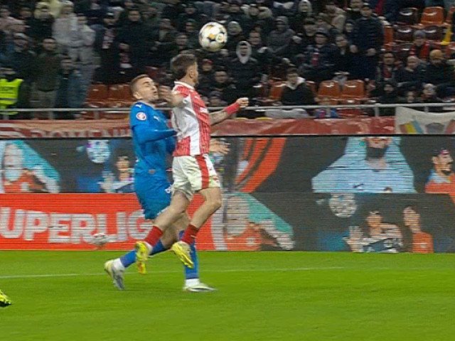 Dinamo a făcut o solicitare controversată pentru un penalty în partida cu Universitatea Craiova, însă arbitrul Horațiu Feșnic a refuzat categoric orice decizie în favoarea formației bucureștene, în ciuda protestelor jucătorilor și a fanilor