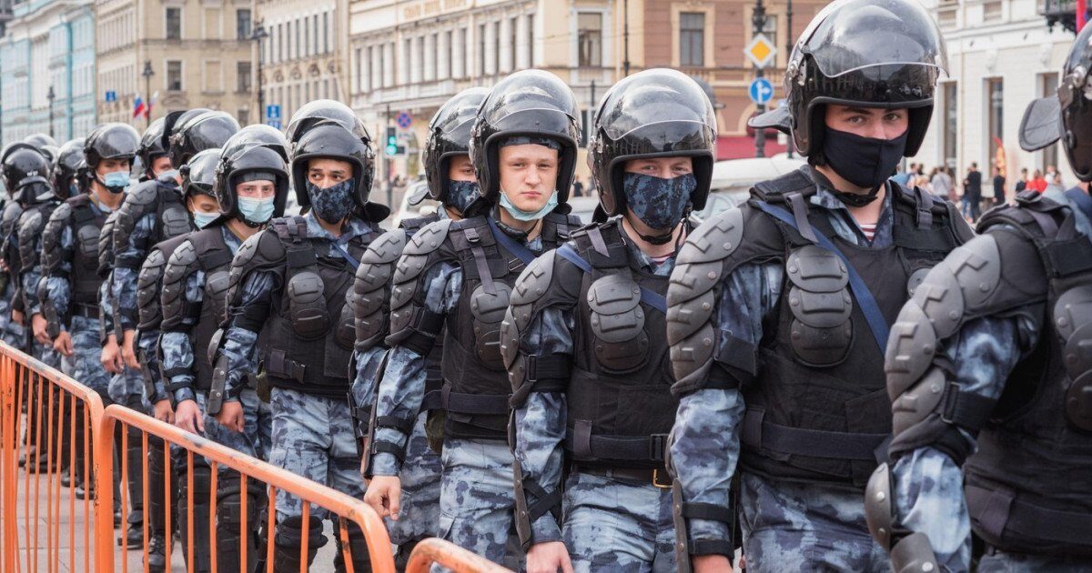 Poliția din Moscova a intervenit rapid pentru a dispersa un grup de cetățeni iranieni care, pe data de 1 martie, au participat la o manifestație neașteptată în apropierea stației de metrou „Salarievo”