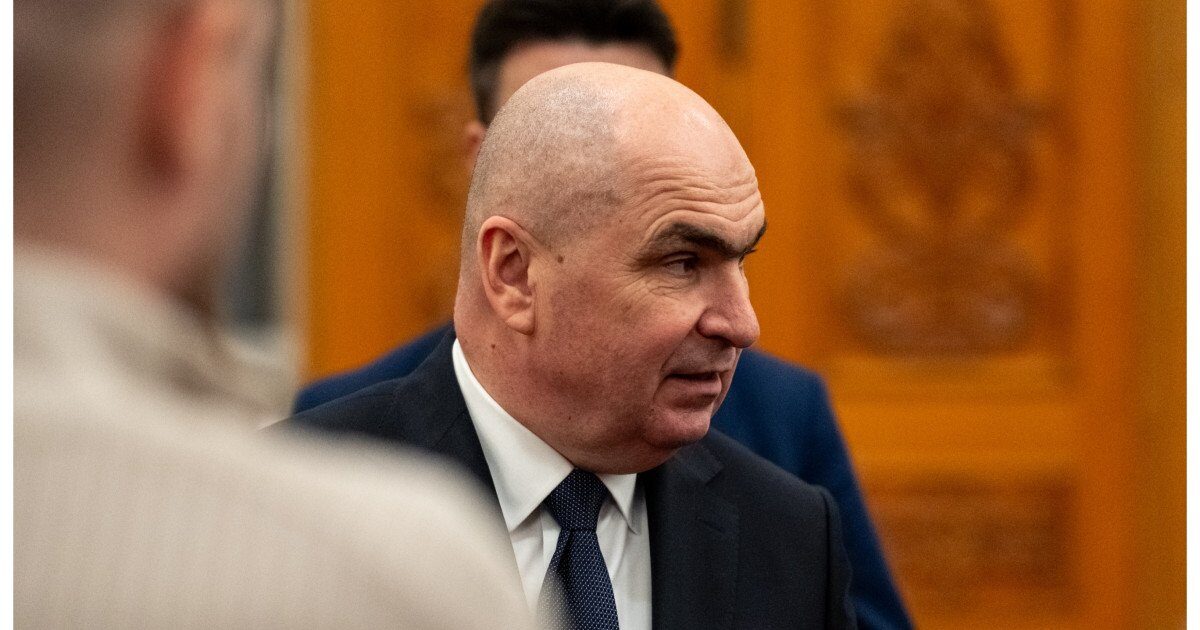 Premierul Ilie Bolojan întâlnește oficiali ai Schwarz Group pentru a promova investițiile în sectorul alimentar din România Marți, Palatul Victoria a găzduit o întâlnire de importanță strategică între premierul Ilie Bolojan și Gerd Chrzanowski, CEO al Schwarz Group, unul dintre cei mai mari retaileri din Europa, cunoscut pentru lanțurile Lidl și Kaufland