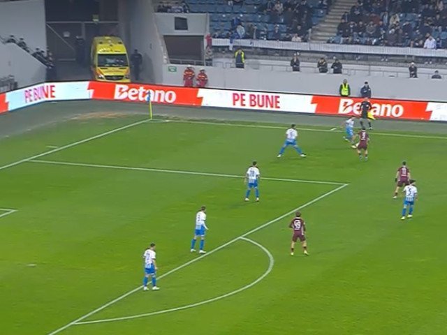 Universitatea Craiova și CFR Cluj și-au împărțit punctele în duelul susținut miercuri seara în sferturile Cupei României, scor 0-0, rezultat ce duce partida în prelungiri și, în eventualitatea unui egal, la lovituri de departajare
