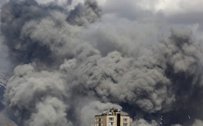 Războiul declanșat între Statele Unite, Israel și Iran devine din ce în ce mai mult o catastrofă pentru mediul înconjurător, conform celor mai recente analize