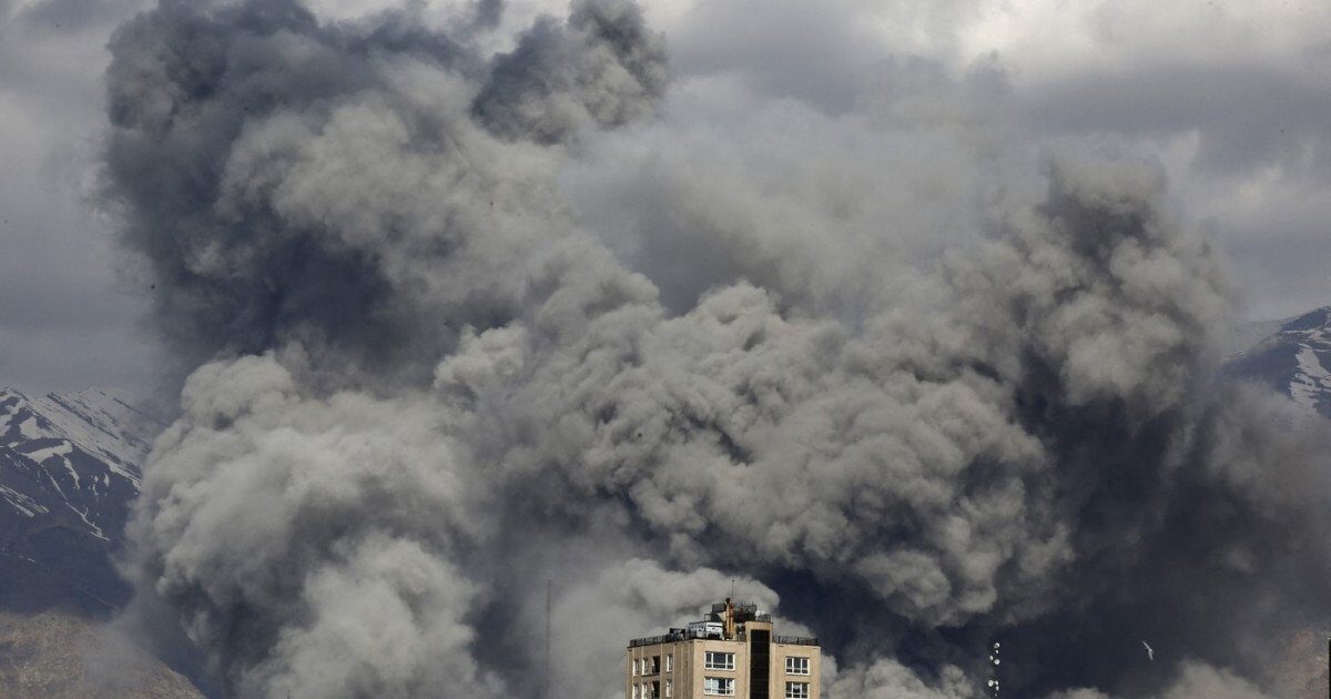 Războiul declanșat între Statele Unite, Israel și Iran devine din ce în ce mai mult o catastrofă pentru mediul înconjurător, conform celor mai recente analize