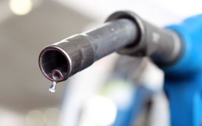Topirea prețurilor carburanților în România: Benzina standard depășește pragul de 9 lei/litru pentru a cincea zi consecutivă În ultimile zile, şoferii din Capitală traversează o perioadă de scumpiri continue la carburanți, fenomen care a dus deja prețurile la un nou nivel dificil de trecut pentru mulți consumatori
