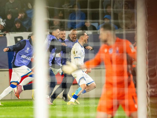 Naționala României a reușit o performanță incredibilă în cadrul campionatului continental de fotbal, obținând o victorie spectaculoasă în fața unei echipe considerate favorită