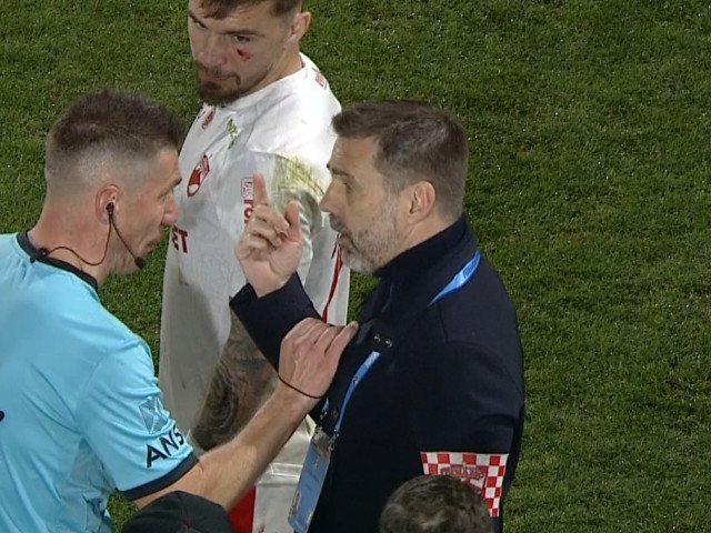 Faza controversată din meciul CFR – Dinamo a stârnit reacții, Marius Avram oferind o analiză detaliată O scenă tensionată a fost de-a lungul ultimelor zile subiectul principal în pulsul fotbalului românesc