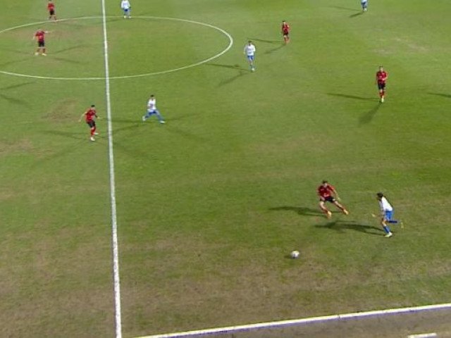Victoria minimă a Csikszereda în duelul cu Farul Constanța, scor 1-0, pe teren propriu Într-un meci foarte așteptat din Liga a 2-a, echipa locală Csikszereda a reușit să obțină o victorie importantă, scor 1-0, în fața Farul Constanța, într-un frumos spectacol de fotbal desfășurat pe stadionul din Miercurea Ciuc