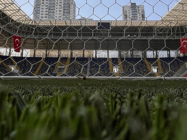 Mircea Lucescu a părăsit Beșiktaș după o epidemie de rezultate dezamăgitoare și o relație tensionată cu conducerea clubului