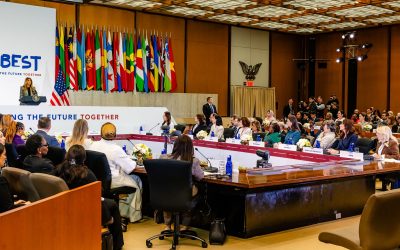 Mirabela Grădinaru, partenera de viață a președintelui României, Nicușor Dan, a participat la evenimentul inaugural al unei coaliții globale dedicate educației digitale a copiilor, un summit organizat sub auspiciile Primelor Doamne ale lumii, la inițiativa Melaniei Trump