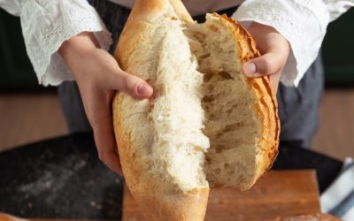 Prețul pâinii și al produselor de panificație din România ar putea înregistra o creștere de până la 10% până la sfârșitul lunii, în contextul creșterii costurilor materiilor prime și a energiei, dar și lipsei unor măsuri de sprijin concrete din partea autorităților pentru industria alimentară