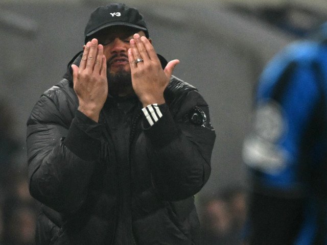 Gabi Balint și-a cerut scuze în direct, după haosul generat în timpul meciului din Champions League Conflictul de pe banca tehnică a fost, fără îndoială, un moment de răscruce pentru pagina recentă a fotbalului românesc