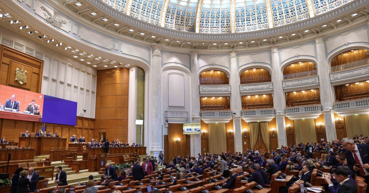 După luni de incertitudine și blocaje politice, România are, în sfârșit, un buget aprobat, dar prețul acestei reușite s-a plătit prin tensiuni și dispute aprinse în sânul coaliției de guvernare